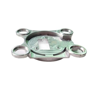 Réservoir de tournage et de fraisage CNC composite pour l'impression 3D métallique 5 axes