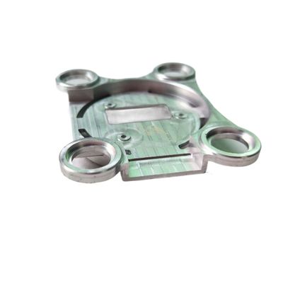 Réservoir de tournage et de fraisage CNC composite pour l'impression 3D métallique 5 axes