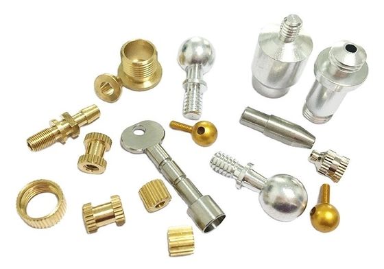 Pièces de tournage CNC en aluminium professionnel avec capacités de micro-usinage en laiton
