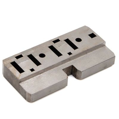 Solutions d'usinage CNC personnalisées pour les matériaux en acier au silicium et en aluminium au titane
