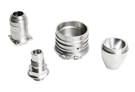 Micro-usinage de pièces en acier inoxydable et en laiton avec service laser d'aluminium anodisé